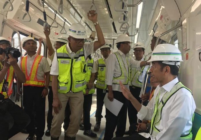 Presiden Jokowi menjajal MRT Jakarta pertama kali