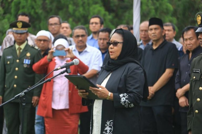 A. Sulasikin Murpratomo Inspirasi  Perjuangan Perempuan