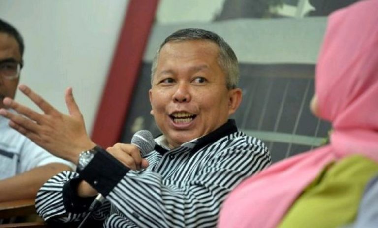 Anggota Komisi III DPR Ingin Tanya Pose 2 Jari Hakim ke MA