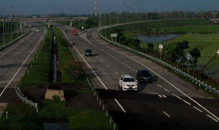 Truk Dilarang Masuk Tol Trans Jawa Diperpanjang Sampai Rabu