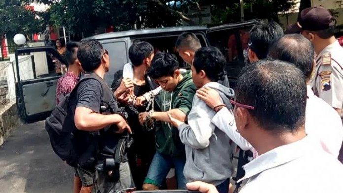 Penangkapan Geng 69.