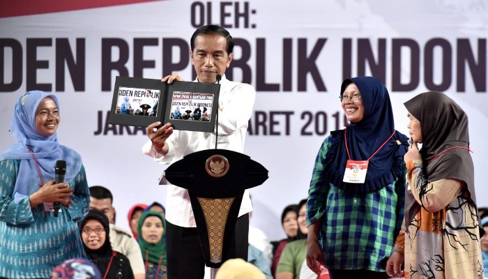 Presiden Jokowi: Manfaatkan Dana Bantuan PKH untuk Tumbuh ...