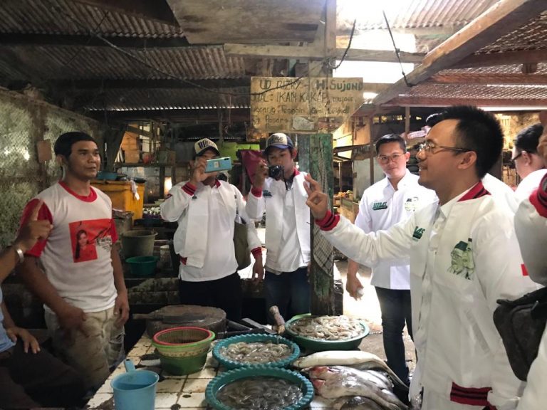 Begini Sambutan Pedagang Pasar Pucang saat didatangi Repnas Jokowi