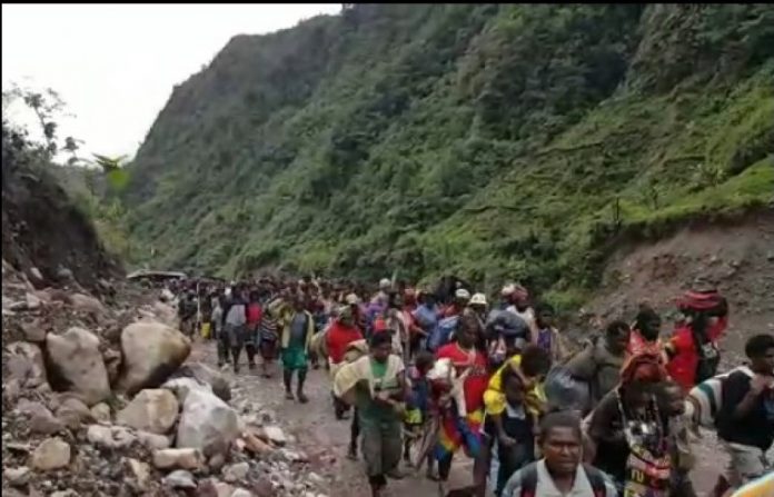 masyarakat-asli-kimbeli-dan-banti-tembagapura-mimika-papua-dievakuasi-jpg