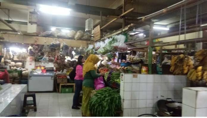 Kebijakan Larangan Penggunaan Kantong Plastik di Pasar Tradisional.