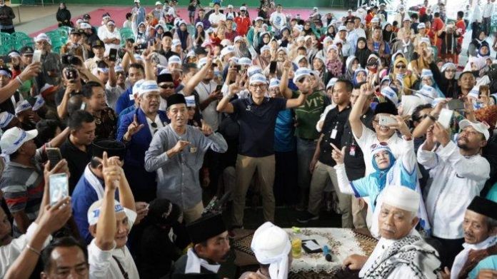 Sambangi Warga Muncar, Banyuwangi, Sandiaga Uno Dicurhati Soal Listrik, Renternir dan Ikan Impor.