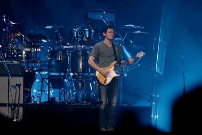 John Mayer saat tampil di acara konsernya di ICE, BSD City, Tangerang.
