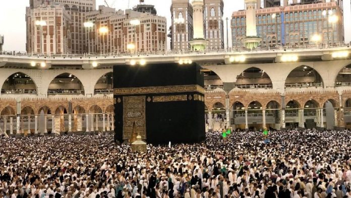 Untuk memudahkan pemantauan, jamaah haji yang tidak sehat akan ditandai dengan kartu warna oranye.