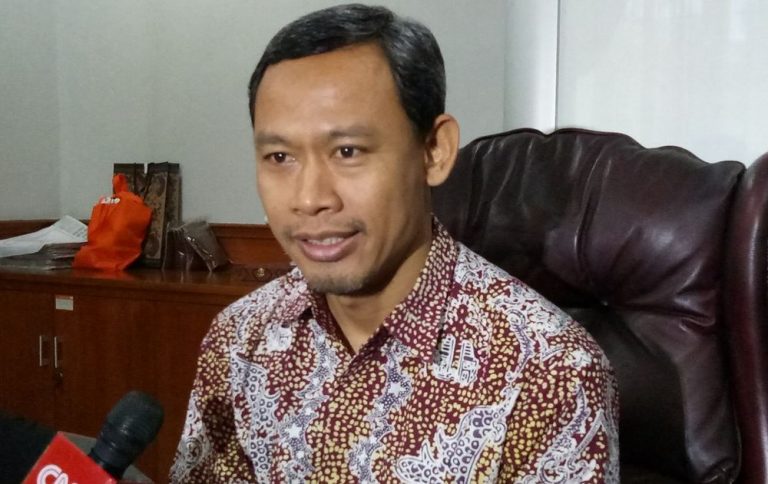Komisioner KPU, Pramono Ubaid Tanthowi di Gedung KPU Pusat