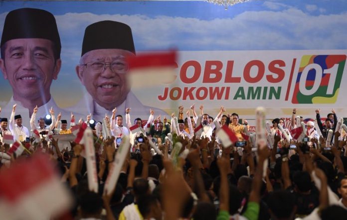 Jokowi berkampanye di Karawang.