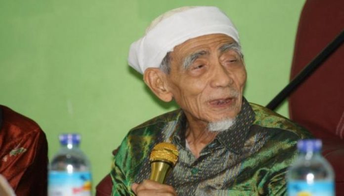 KH Maimoen Zubair (Mbah Moen).