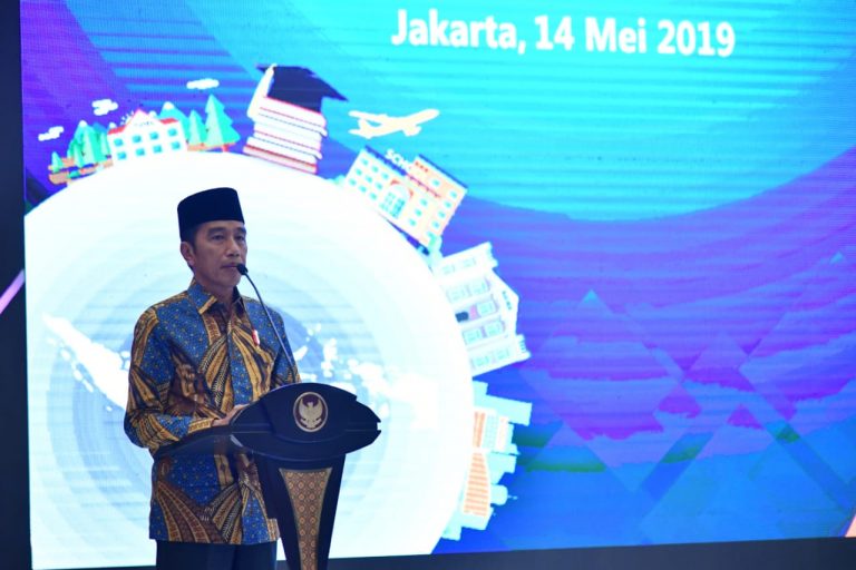 Presiden Jokowi: Ekonomi Syariah Motor Pertumbuhan Ekonomi Nasional