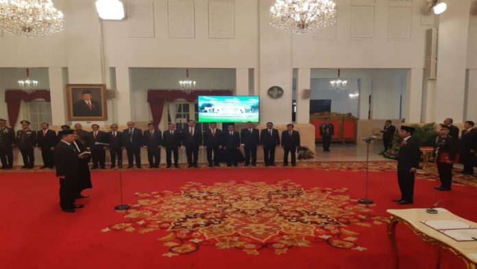 Presiden Jokowi Lantik Hinsa Siburian Jadi Kepala Badan Siber dan Sandi Negara.
