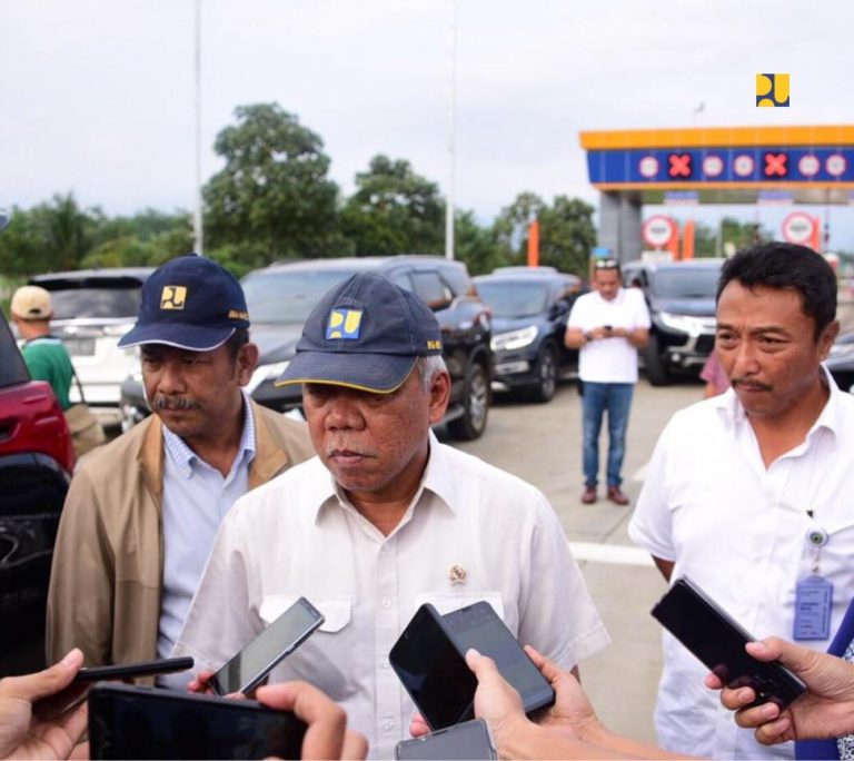 Menteri PUPR Pastikan Jalan Rusak Diberesi Sebelum H-10 Lebaran
