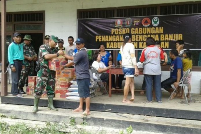 Kodim Sampit Bawa Bantuan Untuk Korban Banjir Katingan.