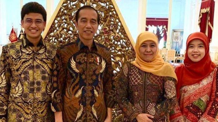 Presiden Jokowi Dan Gubernur Jawa Timur Khofifah.