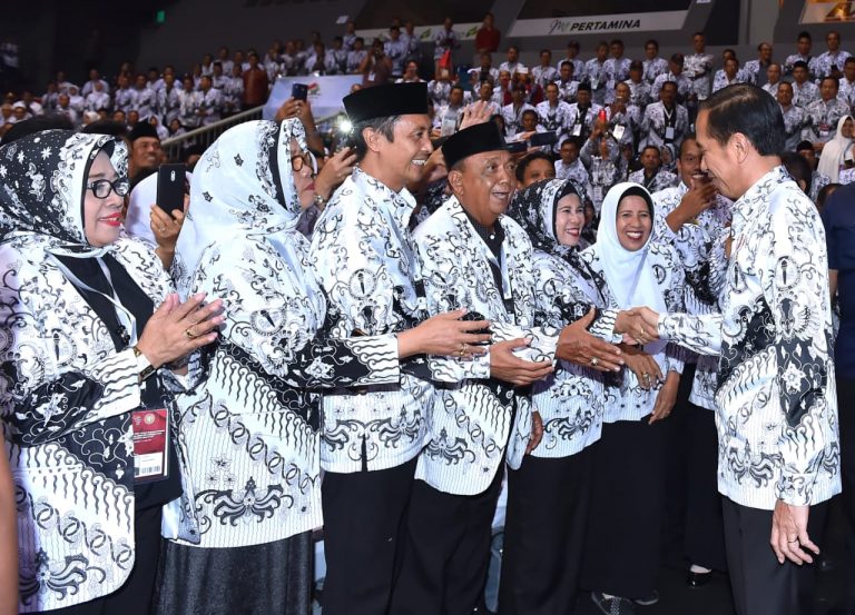 Jokowi Minta Guru Bisa Cetak Murid Canggih