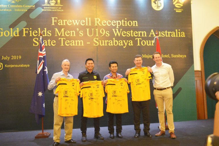 Sambut Tim Sepakbola U19 “Gold Fields Men”, Wagub Emil Harap Terjalin Kerjasama Jatim-Australia Barat