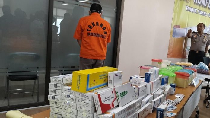 Polisi Tangkap Dirut PT JKI Terkait Pemalsuan Obat Generik.