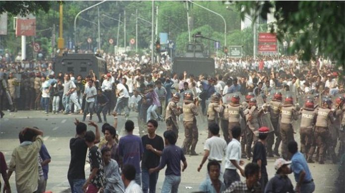 Tragedi Sabtu Kelabu di Kantor PDI.
