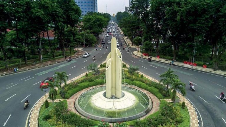 Monumen Bambu Runcing Surabaya.