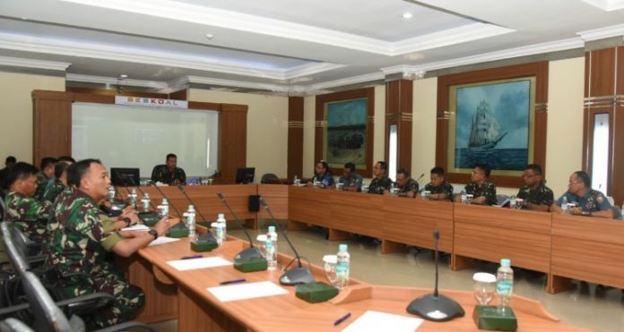 Danseskoal Beri Pembekalan Peserta Flag Officer Course Program 2019 naval War College.