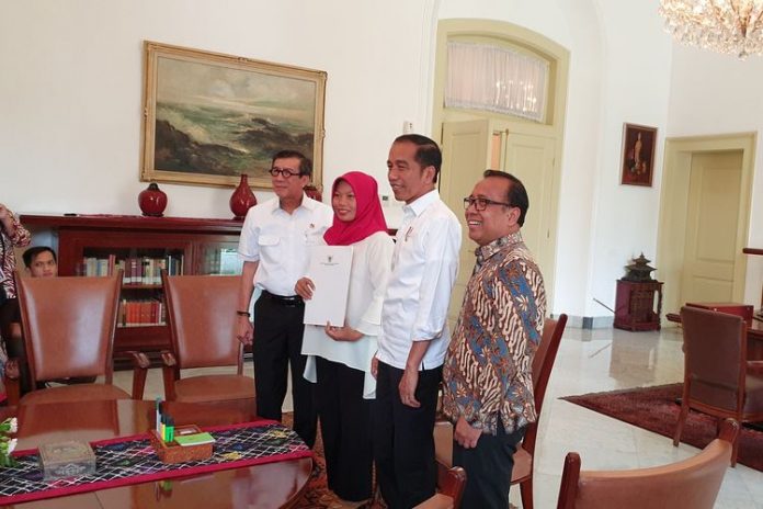 Presiden Jokowi Temui Baiq Nuril di Istana Bogor.