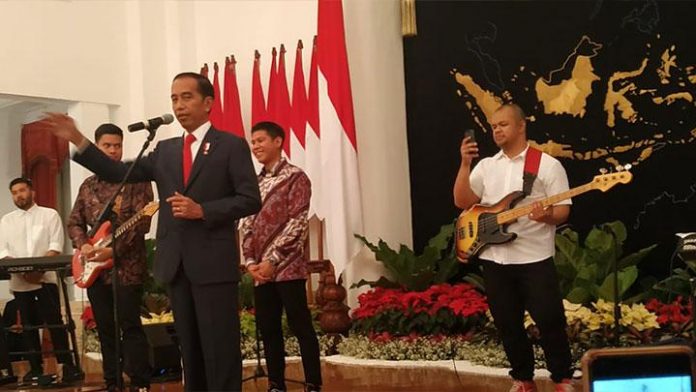 Kuis Berhadiah Sneakers ala Presiden Jokowi.