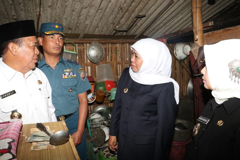 Pemprov Jatim dan TNI AL Renovasi 867 Rumah Tak Layak Huni Khofifah : Upaya Kurangi Stunting dan Tingkatkan IPM Jawa Timur