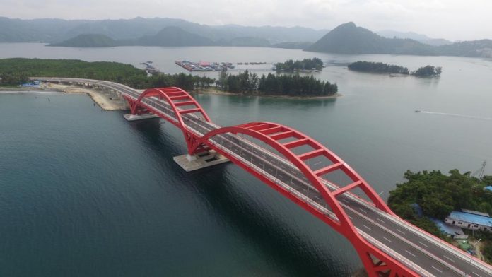 Jembatan Merah Holtekamp.