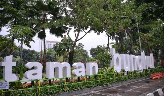 Taman Bungkul Surabaya.