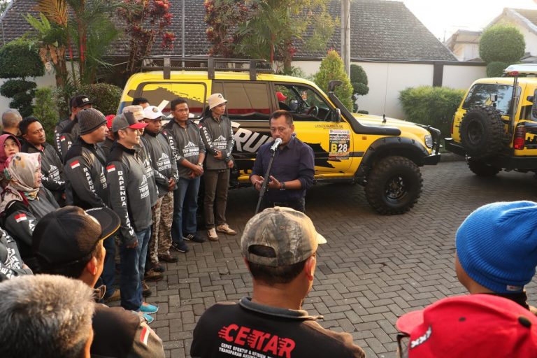 Berangkatkan Ekspedisi Puncak Mahameru, Sekdaprov Heru Minta para Offroader Jaga Lingkungan dan Promosikan Wisata Jatim