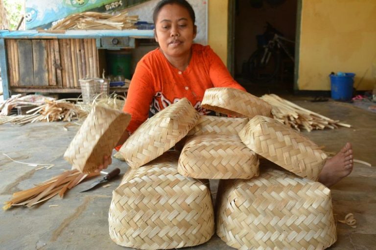 Kurangi Plastik, Besek Bambu dari UMKM Daerah Mulai Ramai