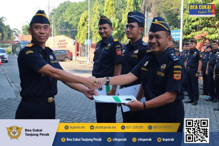 Bea Cukai Beri Penghargaan untuk Stakeholder Terbaik