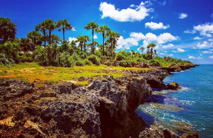 Pulau Gili Iyang terdapat di Desa Dungkek, Kecamatan Dungkek, Kabupaten Sumenep.