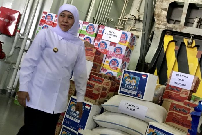 khofifah kirim beras ke papua