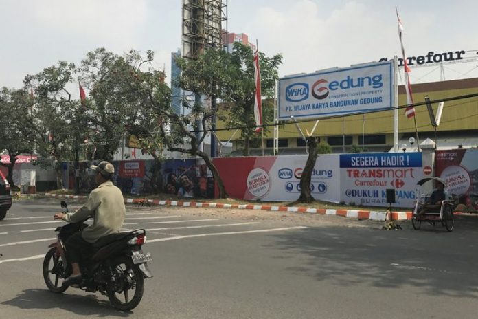 sengketa lahan yang akan dibangun Transmart di Surabaya