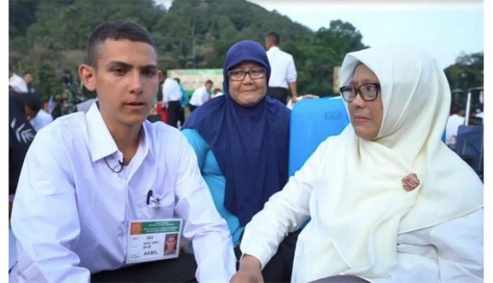 Taruna Akmil Keturunan Prancis Beri Inspirasi Para Santri.