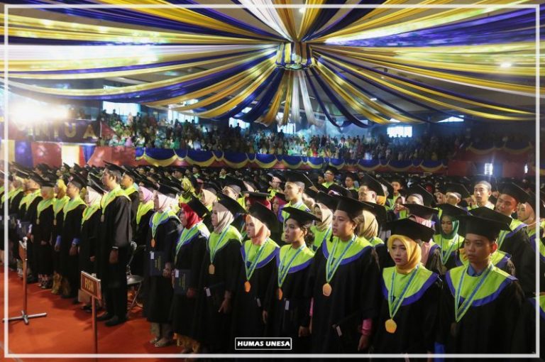 wisuda unesa
