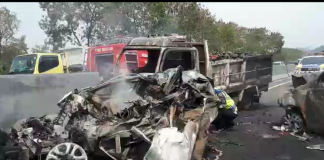 16 mobil mengalami kecelakaan tabrakan beruntun di Tol Purbaleunyi.