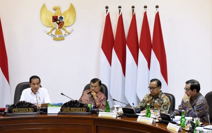 Presiden Jokowi Bahas Langkah Antisipasi Perlambatan Ekonomi Global.