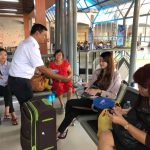 Sambut Hari Pelanggan Nasional, PT KAI Daop Bagikan Ratusan Souvenir