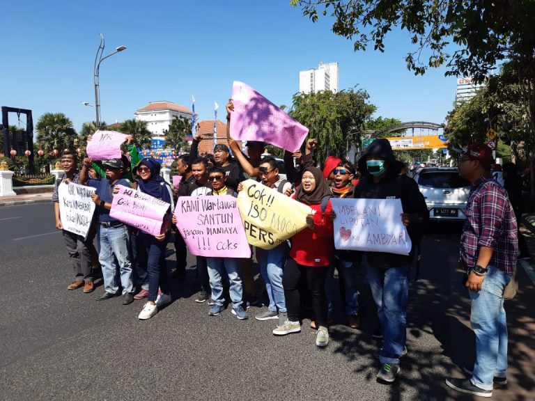Jurnalis Se Surabaya Turun Ke Jalan, Ini Tuntutannya