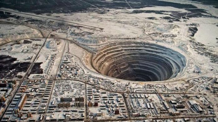 Rusia Penambang Berlian Paling Besar di Dunia.