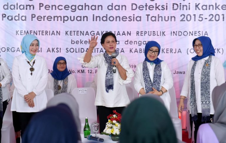 Ibu Negara Apresiasi Antusiasme Para Ibu Ikuti Pemeriksaan IVA di Cirebon
