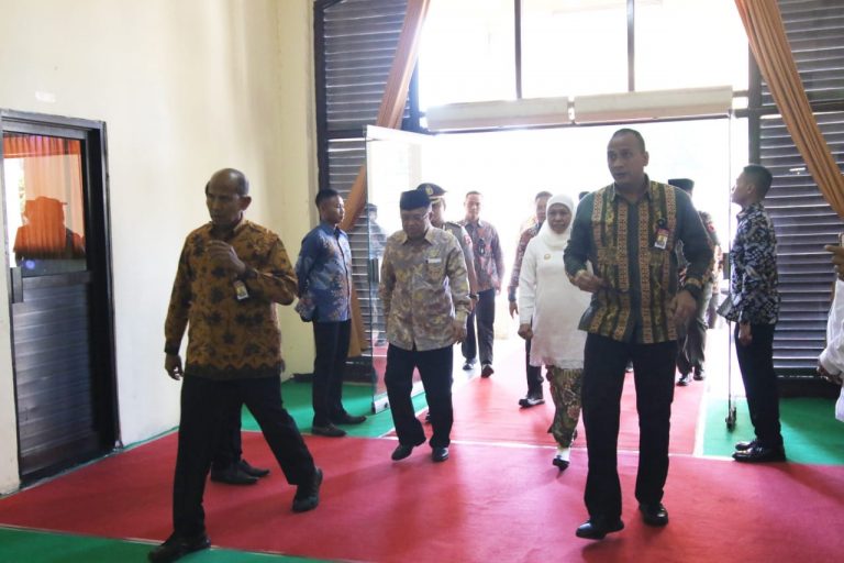 Gubernur Khofifah dan Emil Dampingi Wapres JK Lantik PW-DMI Jatim