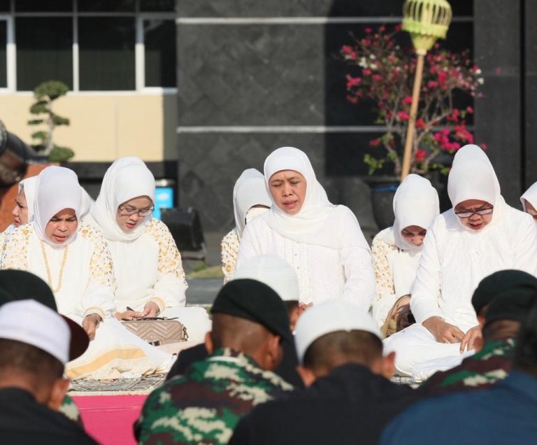 Karhutla dan Kemarau Panjang Landa Indonesia, Ribuan Warga Jatim Gelar Sholat Istisqa