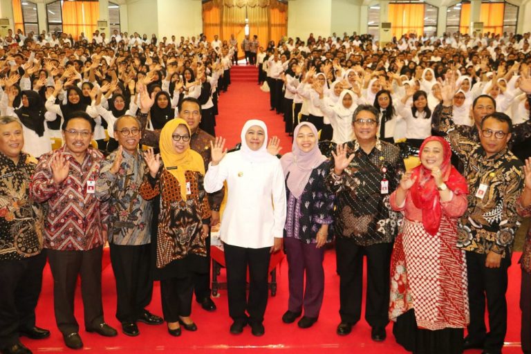 Bekali CPNS Pemprov Jatim,  Gubernur Khofifah Ingatkan Jiwa ASN Adalah Melayani