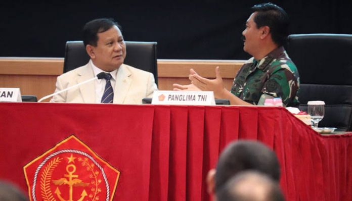 Menteri Pertahanan Prabowo Subianto dan Panglima TNI Marsekal Hadi Tjahjanto.