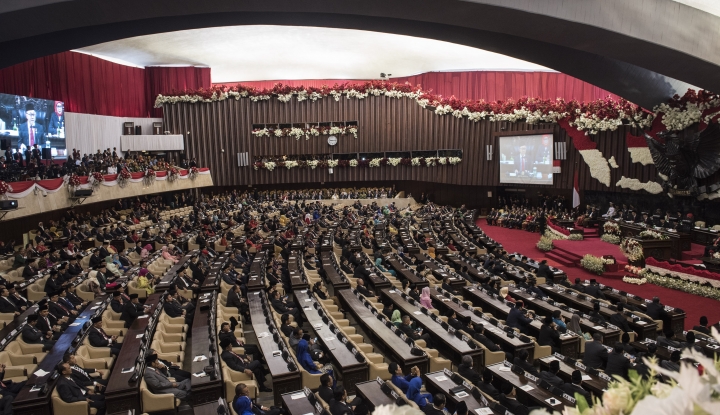 Tunjangan Anggota DPR Lebih Menggiurkan Daripada Gaji Pokoknya.